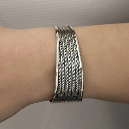 Supertrend Gümüş Eskitme Desenli Kadın Bilezik