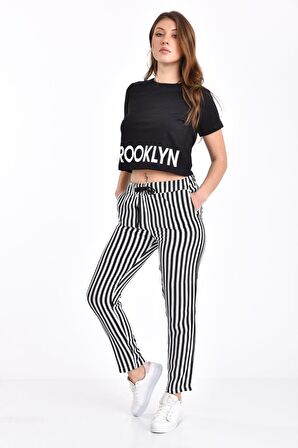 Brooklyn Baskılı Siyah Tişört ve Çizgili Siyah Pantolonlu Takım