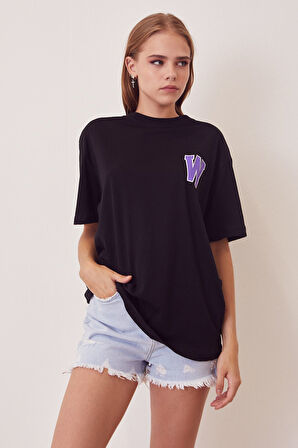 W Baskılı T-shirt-Siyah