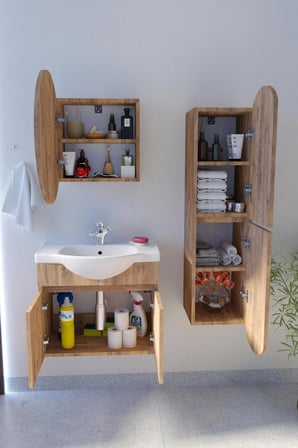 Erciyes 65 cm Mdf Banyo Dolabı Seramik Lavabolu Oval Aynalı Havlu Dolaplı Modern Banyo Dolabı
