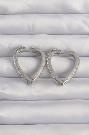 Pirinç Gümüş Renk Zirkon Taşlı Motifli Kalp Küpe 5886