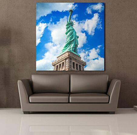 ÖZGÜRLÜK HEYKELİ VE GÖKYÜZÜ