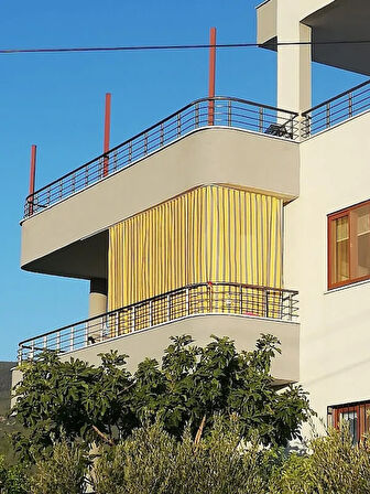 Sarı Gri Çizgili Su Geçirmez Kornişli Bağcıklı Balkon Perdesi Güneşlik Perde