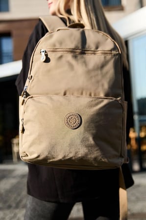 Unisex Suya Dayanıklı Orta Boy Krinkıl Kumaş Çok Gözlü Bej Laptop Okul Ve Seyahat Sırt Çantası