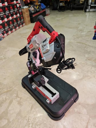 Specco 1400W Şerit Kesme Makinesi 45° Kesme Kapasitesi ile Ahşap ve Metal Kesim İçin Güçlü