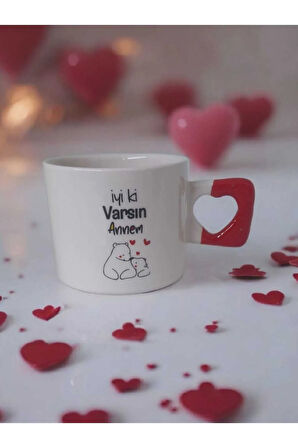 İyi ki Varsın Annem Yazılı El yapımı Seramik Kırmızı Kalp Kupa Mug Bardak Çay / Kahve Fincanı