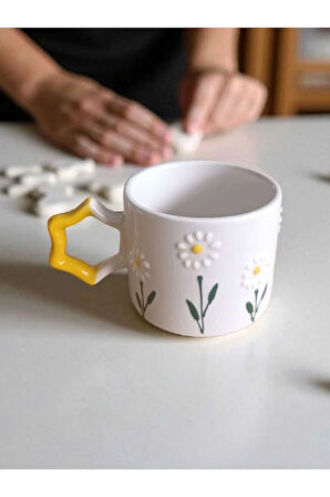 El İşi Papatya Bahçesi İşlemeli Doğal Seramik Mug Kupa Çay / Cappuccino Fincanı