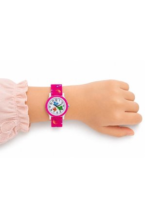Kelebek Desenli Pembe Kız Çocuk Kol Saati Analog Saat ST-304418