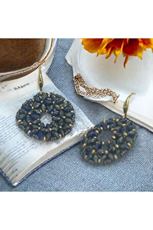 Çiçek Desenli Yuvarlak Boncuk İşleme Küpe