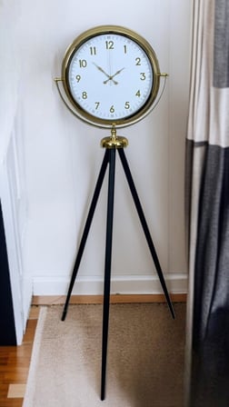 Heritage Gold Zarif Tripod Ayaklı Saat