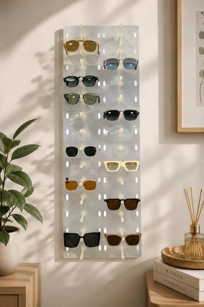 Duvara Monte 28'li Pleksi Gözlük Standı – 99x33 cm Şeffaf Askılı