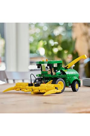 Lego Technic John Deere 9700 Forage Harvester 42168