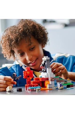 Lego ® Minecraft™ Yıkılmış Geçit 21172 - Çocuklar Için Yaratıcı Oyuncak Yapım Seti (316 Parça)