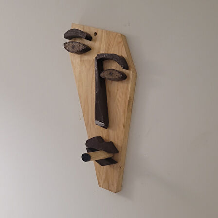 Dertli Tahta – El Yapımı Soyut Ahşap Yüz Dekoru (41x17 cm)