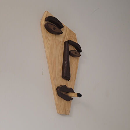 Dertli Tahta – El Yapımı Soyut Ahşap Yüz Dekoru (41x17 cm)