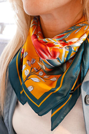 Çiçek Desenli Fular ve Kuşlar Broş Seti