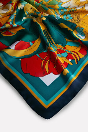 Çiçek Desenli Fular ve Fil Broş Hediye Seti