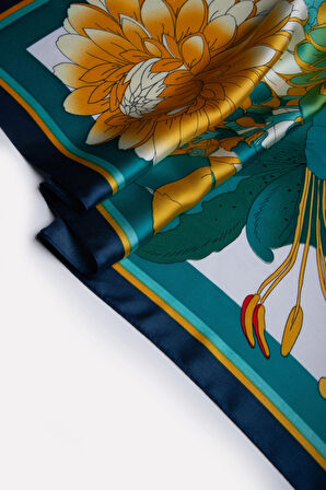 Çiçek Desenli Fular ve Fil Broş Hediye Seti