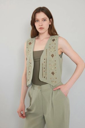 NAKIŞ İŞLEMELİ YELEK PANTOLON İKİLİ TAKIM