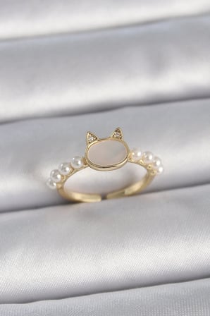 USLUCAN ALIŞVERİŞ Pirinç Gold Renk Ayarlanabilir Beyaz Mineli Kedi Model İnci Detay Kadın Yüzük