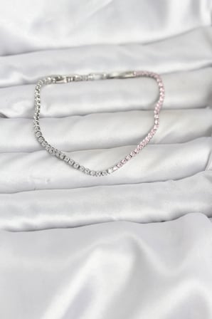 USLUCAN ALIŞVERİŞ Pembe ve Beyaz Zirkon Taşlı Gümüş Renk Su Yolu Kadın Bileklik