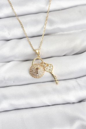USLUCAN ALIŞVERİŞ 316L Çelik Zincir Gold Renk Kilit Anahtar Model Zirkon Taşlı Kadın Kolye