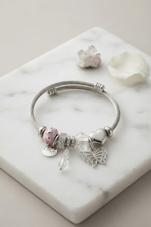 Taşlı Kelebek ve Pembe Charmlı Bileklik