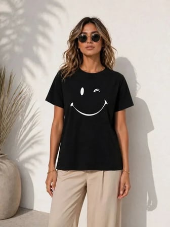 Minimal Gülümseyen Yüz Baskılı Tişört Kısa Kol Yazlık T-Shirt - Siyah