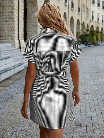 Kadın Kısa Kollu Yakalı önden Düğmeli Beli Kuşaklı Trikoton Elbise