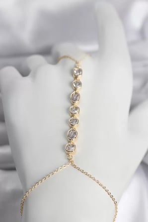 Pirinç Gold Renk Sıralı Zirkon Taşlı Kadın Şahmeran - TJ-SN757