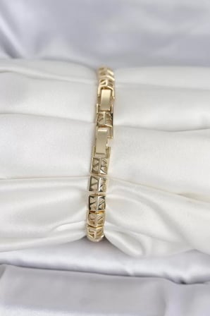 Xuping Zirkon Taşlı Gold Renk Kadın Bileklik - TJ-BB8434