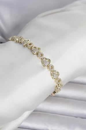 Pirinç Gold Renk Zirkon Taşlı Kalp Model Kadın Bileklik - TJ-BB8431