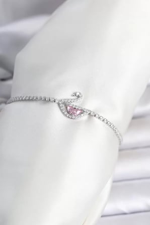 Pirinç Gümüş Renk Zirkon Taşlı Swan Model Su Yolu Kadın Bileklik