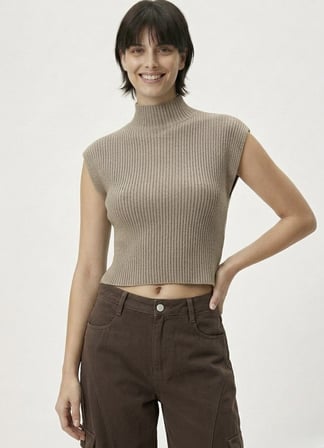 Kadın Yarım Balıkçı Yaka Fitilli Triko Kolsuz Crop Bluz
