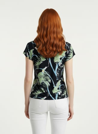 Kadın Desenli Günlük Yuvarlak Yaka Kısa Kollu T-Shirt