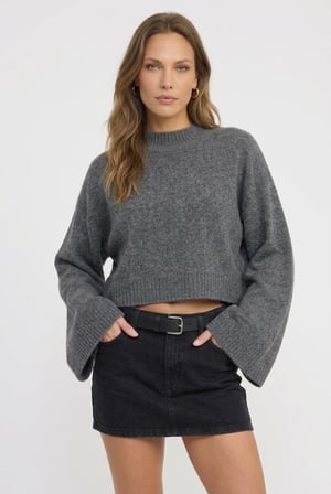 Kadın Premium Yarasa Geniş Kol Crop Triko Kazak