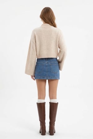 Kadın Crop Fit Bej Balıkçı Yaka Triko Kazak