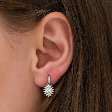 STİLLOVE Gümüş Mengeçli Oval Kesim Küpe