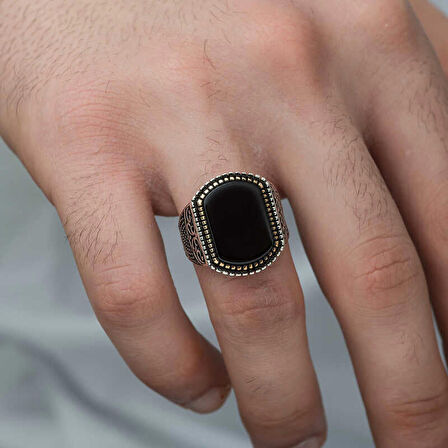 STİLLOVE ​Gümüş Oniks Taşlı Desenli Erkek Yüzük