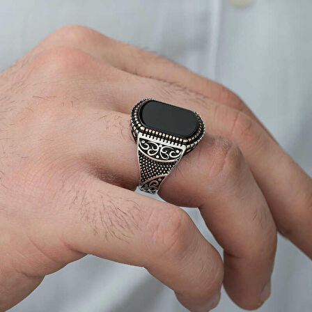 STİLLOVE ​Gümüş Oniks Taşlı Desenli Erkek Yüzük