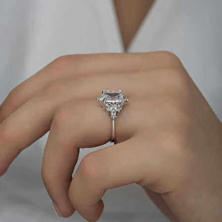 STİLLOVE Gümüş Beyaz Baget Taşlı Kadın Yüzük