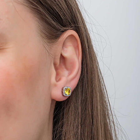 STİLLOVE Gümüş Sarı Baget Taşlı Çivili Kadın Küpe