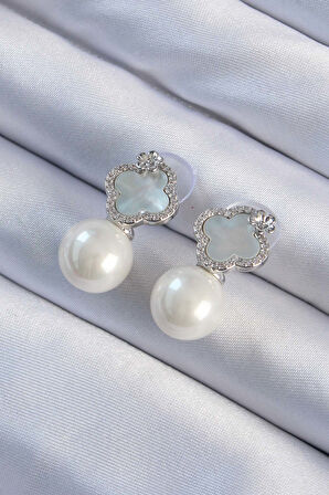 STİLLOVE Pirinç Gümüş Renk Zirkon Taşlı Minimal Çiçek Tasarımlı Kadın Küpe