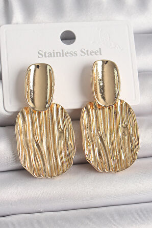 STİLLOVE Pirinç Gold Renk Sallantı Kare Plaka Model Kadın Küpe