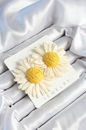 Papatya Model Beyaz Ve Sarı Renk Kadın Küpe SL12096