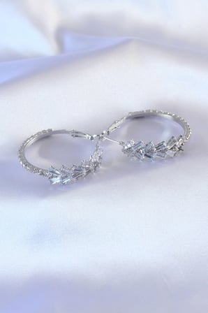 STİLLOVE Gümüş Renk Zirkon Taşlı Kadın Küpe
