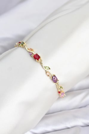 Pirinç Gold Renk Mix Renk Zirkon Taşlı Çiçek Model Kadın Bileklik