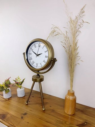 Eskitme Retro Üç Ayaklı Masa Saati