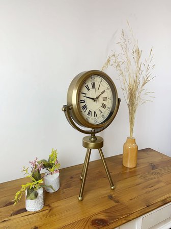Eskitme Prestij Üç Ayaklı Masa Saati