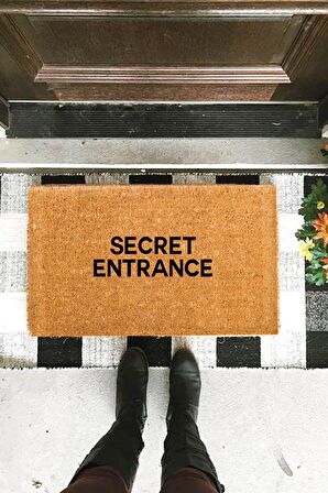 Secret Entrance Paspas